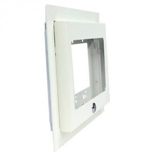 wb-pr3g- recessed 3 gang mounting plate w/ plastic cover
